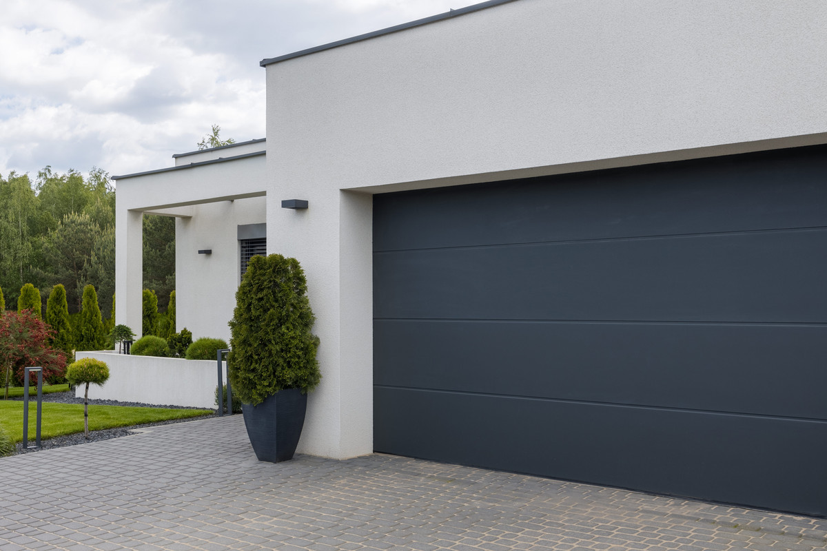 How to Choose the Right Garage Door for Your Home